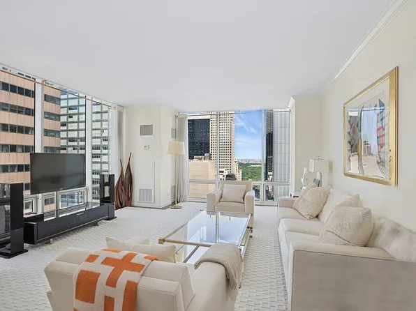 641 5th Ave #26A, New York, NY 10022