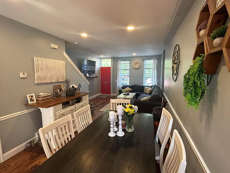 2178 E Cumberland St — Photo 4