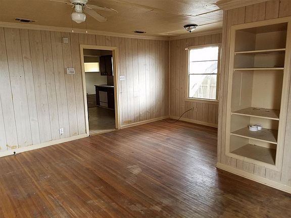 2nd image of 2635 Waggoner Ave