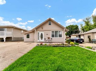 309 1st St NW, Redcliff, AB T0J2P2