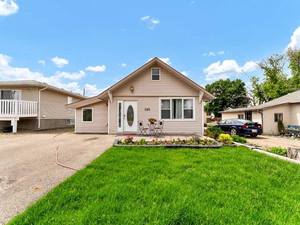 309 1st St NW, Redcliff, AB T0J 2P2
