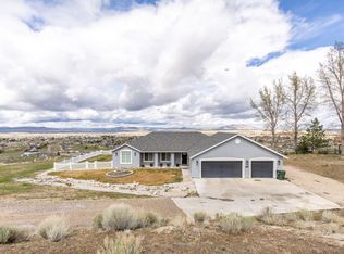 277 Blakeland Dr, Spring Creek, NV 89815