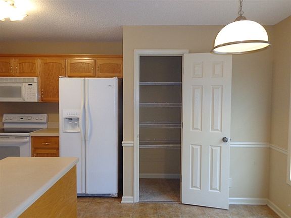 5th image of 1352 Bluebonnet Dr