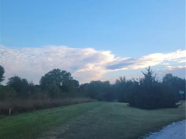 65 Pheasant Run, Linn Valley, KS 66040