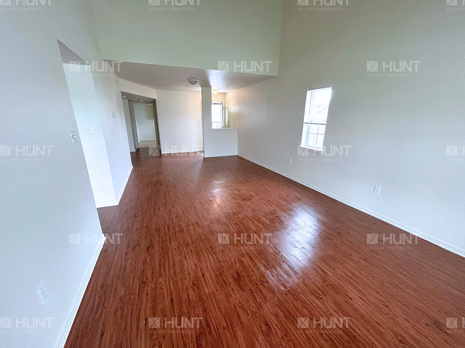 4 bed, 2.5 bath, 1994 sqft, $1,900 — Photo 2