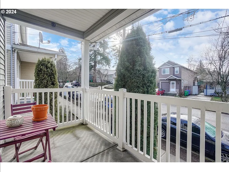 11821 SE Pine St — Photo 3