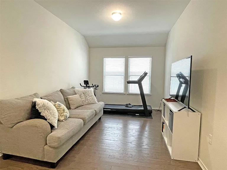 13313 Henneman Dr — Photo 11