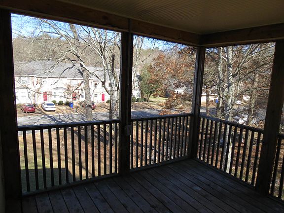 4th image of 234 Woodcastle Dr