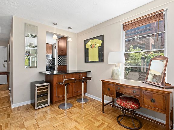 4th image of 110 E 36th St APT 8D