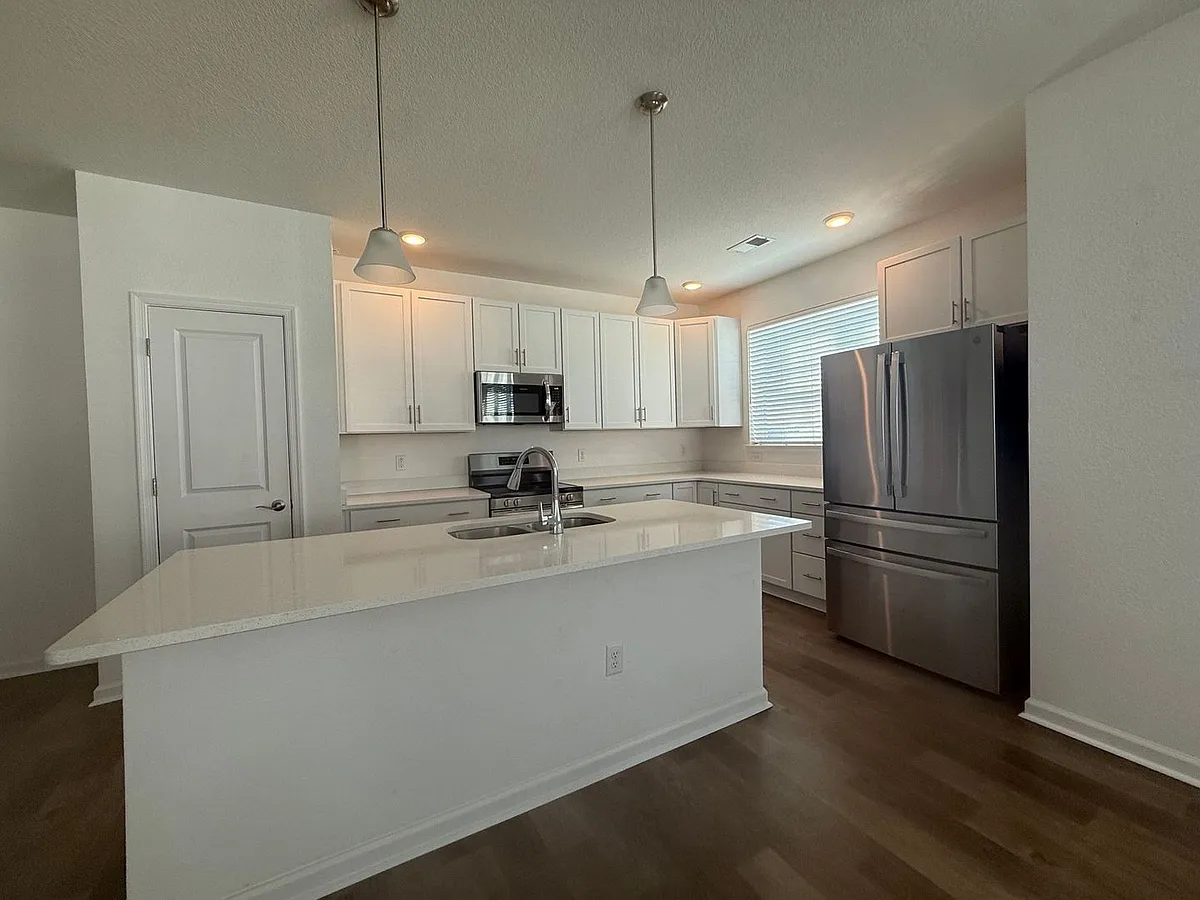 Building Photo - 1732 Dromolin Dr #307