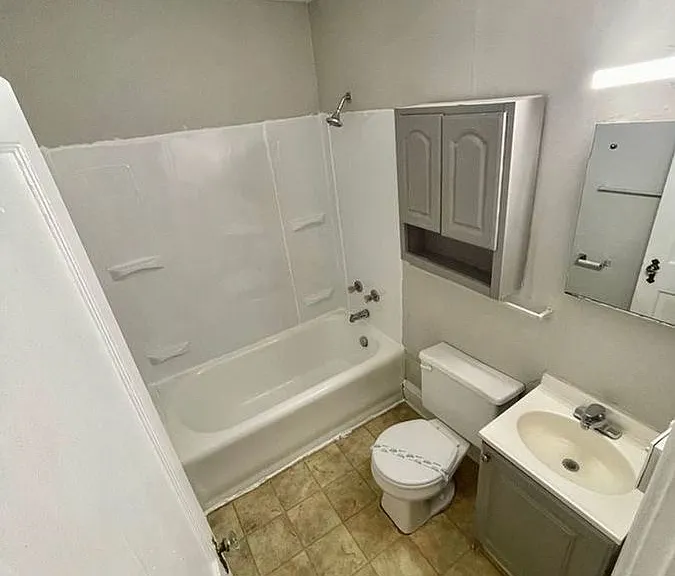261 Lyndhurst Pl #208 — Photo 14