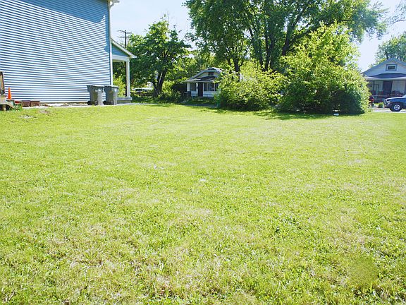 2nd image of 1128 Vandeman St