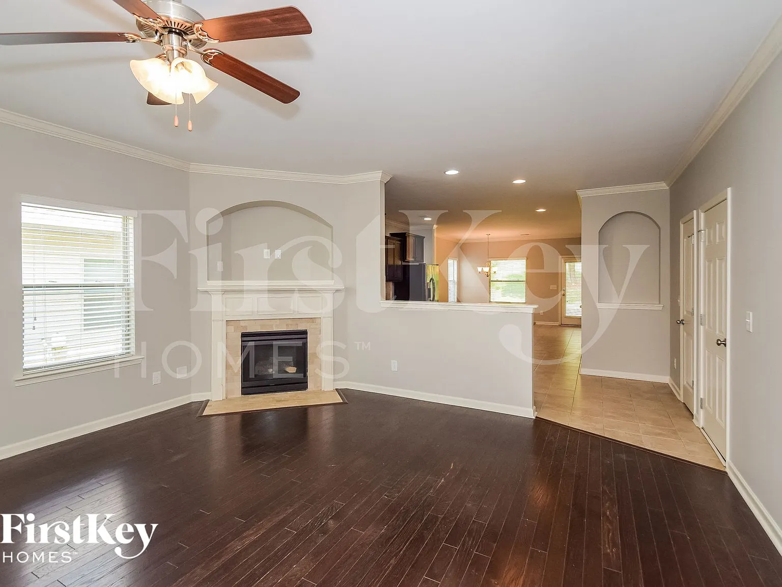 4 bed, 3.0 bath, 2381 sqft, $2,420 — Photo 2