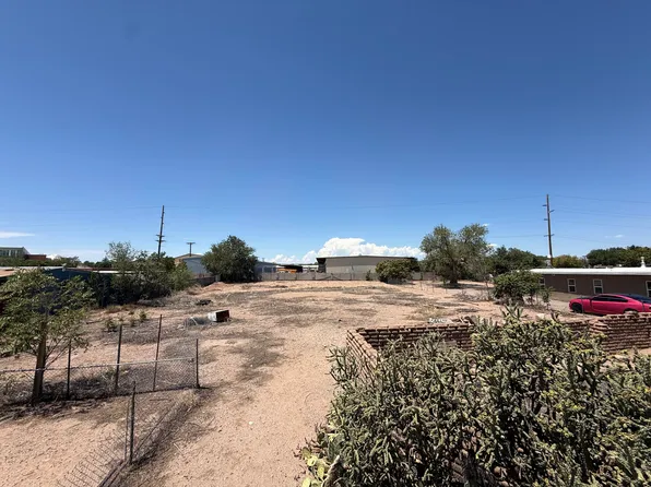 1315 15th St NW, Albuquerque, NM 87104