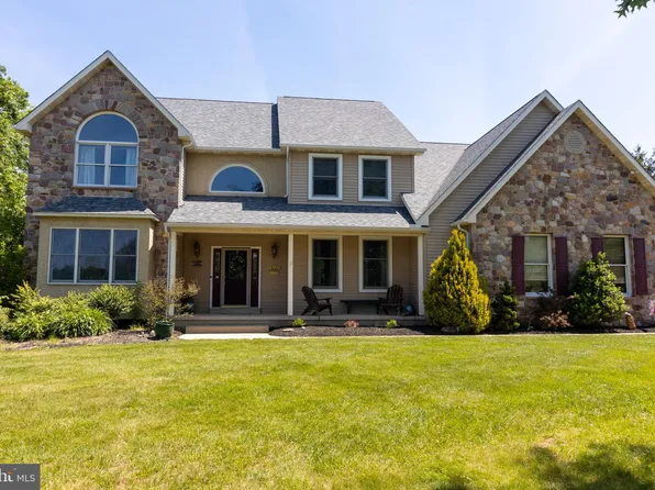 104 Memory Ln, Telford, PA 18969