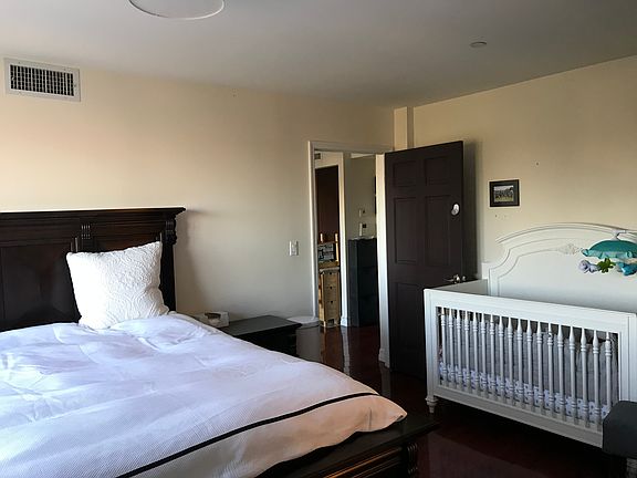5th image of 8510 Elmhurst Ave APT 6B