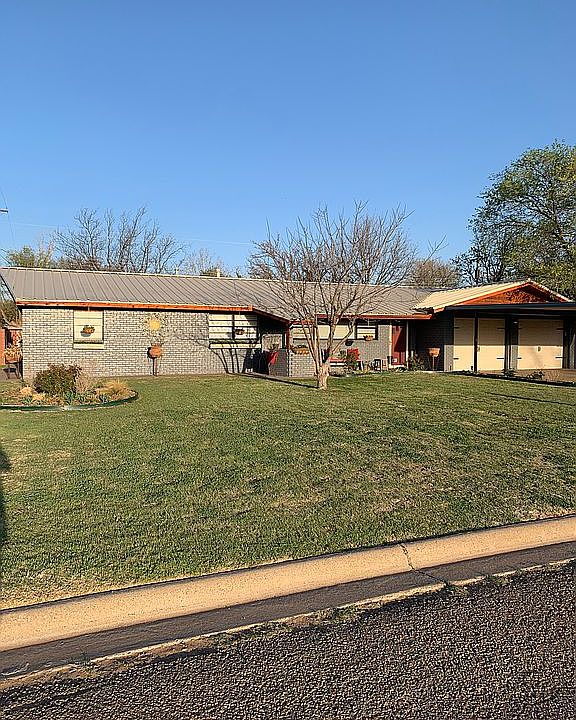 1301 Floydada St, Plainview, TX 79072 Zillow