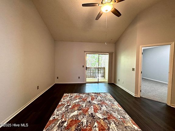 5th image of 717 Bragg Dr APT H