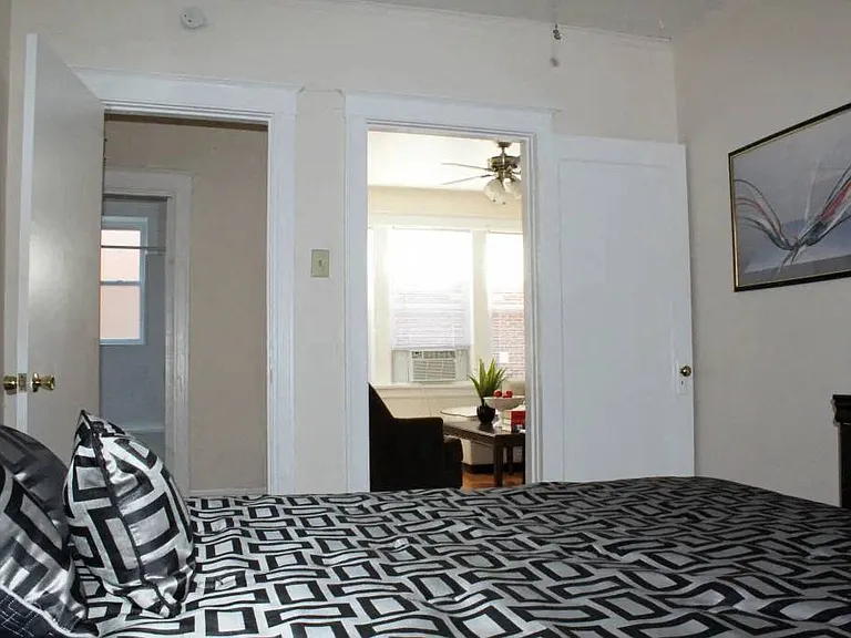 Oak Park Apartments — Photo 17
