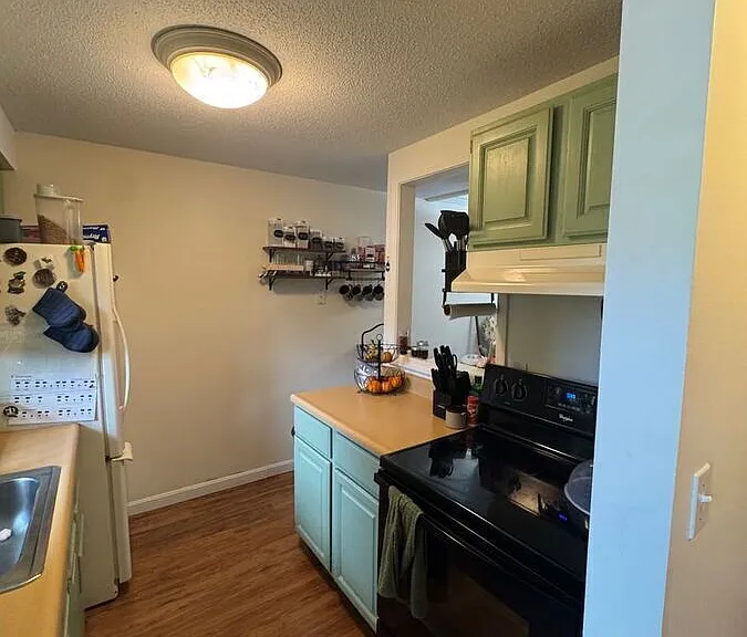 129 Fisherville Rd #2 — Photo 2