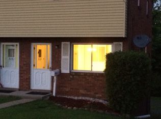 806B Westbury Rd, North Versailles, PA