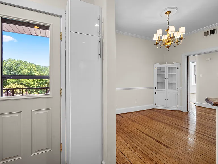 Door from kitchen to balcony