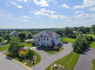 385 Harvest Dr, Lititz, PA 17543