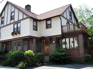573 Angell St, Providence, RI 02906
