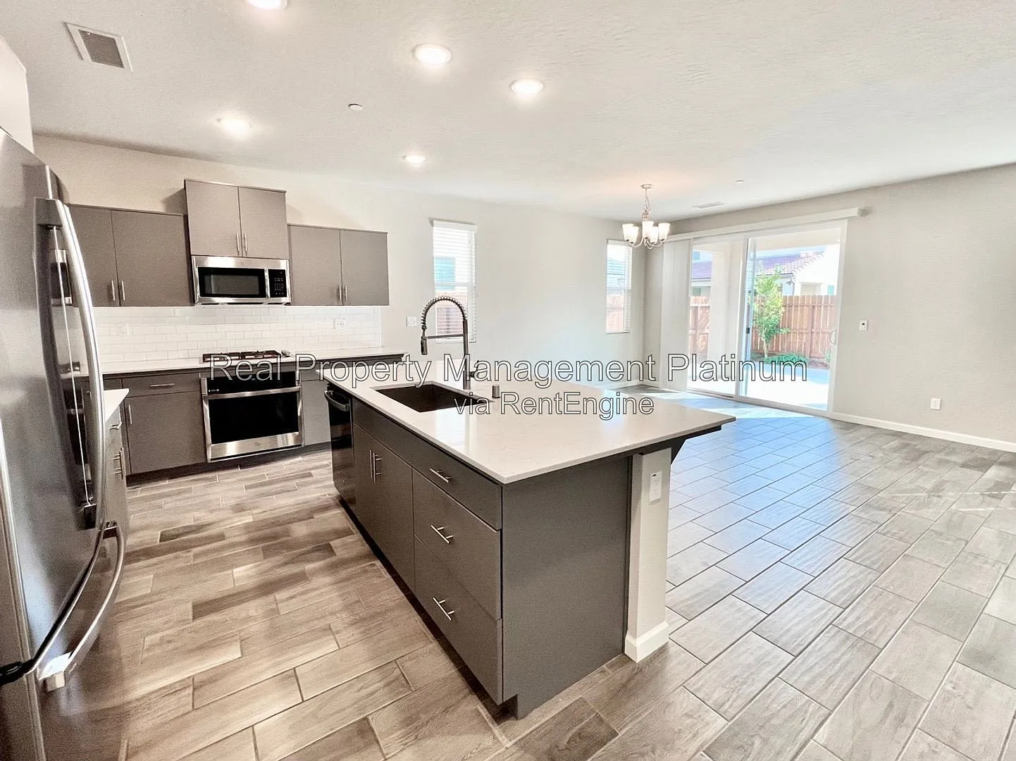 3 bed, 2.0 bath, 1870 sqft, $2,495 — Photo 1