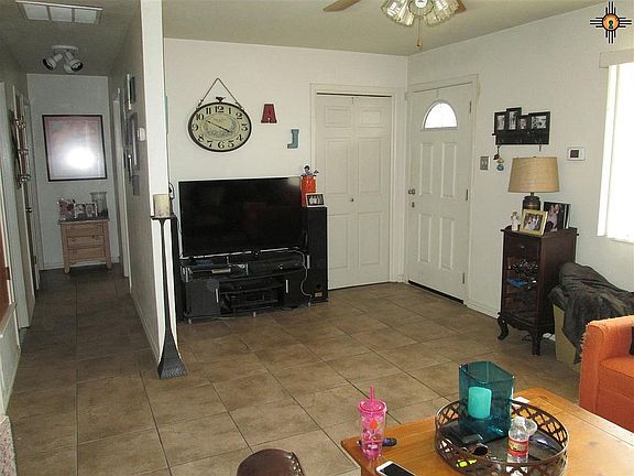 4th image of 1406 E Silver Dr