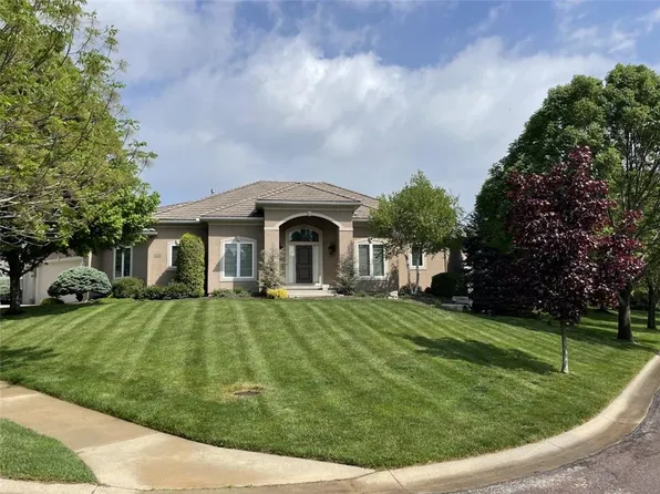 13808 Horton Dr, Overland Park, KS 66223