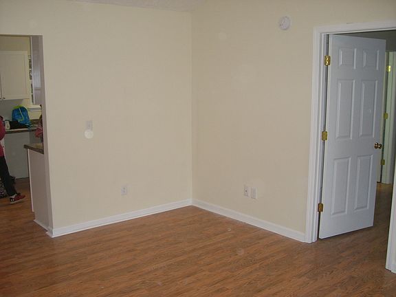 4th image of 213 Hermitage Dr