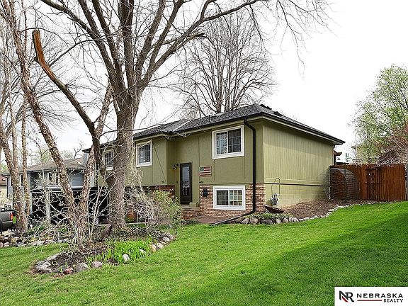 2nd image of 411 Laredo Rd