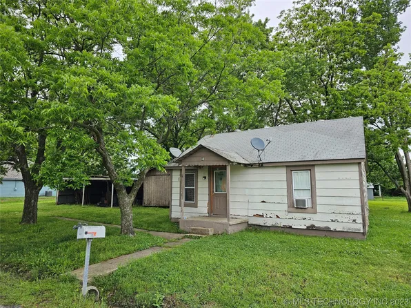 63 Pine St, Pryor, OK 74361