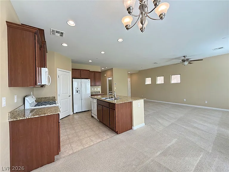 12 Jasmine Point St — Photo 8