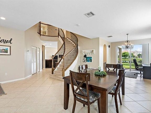 5th image of 2913 Shaughnessy Dr