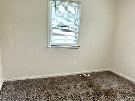 3rd image of 600 Harbour North Dr #1