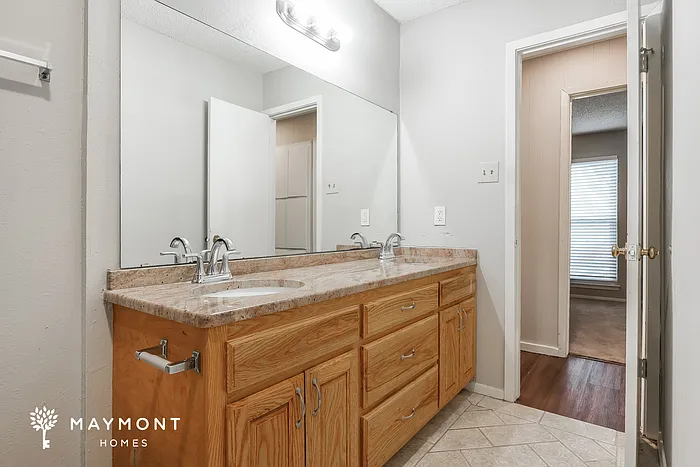 441 NW Jayellen Ave — Photo 10