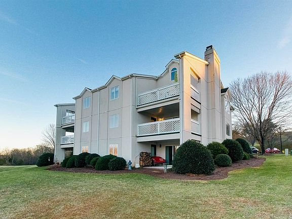 4th image of 709 Ivy Lake Dr