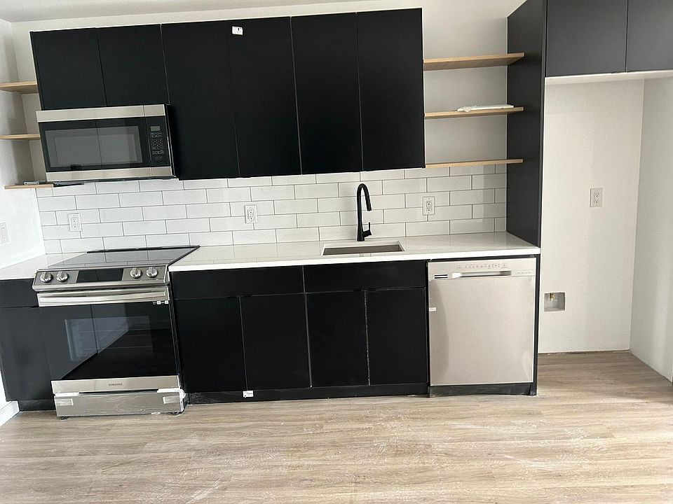 1st image of 556 Market St #1