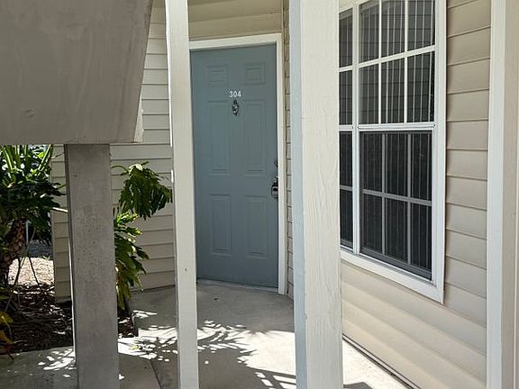 3rd image of 850 S Tamiami Trl APT 304