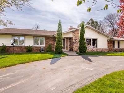 9240 North Fairway DRIVE, Bayside, WI, 53217