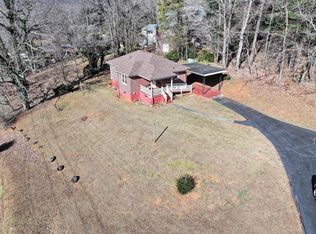 318 W Blue Ridge St, Stuart, VA 24171