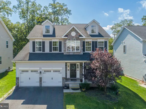 3005 Lynwood Ct, Pennsburg, PA 18073