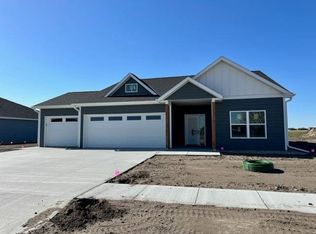 908 19th St, Central City, NE 68826