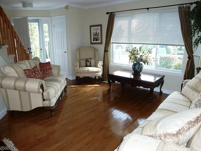 3203 Park Pl — Photo 2