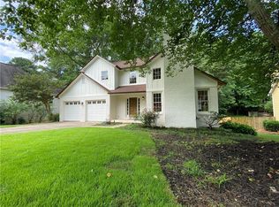 1101 Pine Grove Dr, Alpharetta, GA 30009