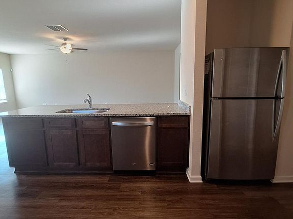 3rd image of 3651 Falconwood Dr