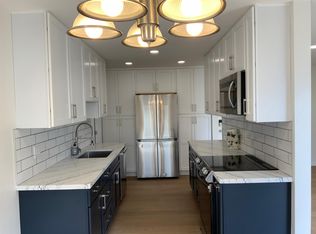 5 Commodore Dr #404, Emeryville, CA 94608