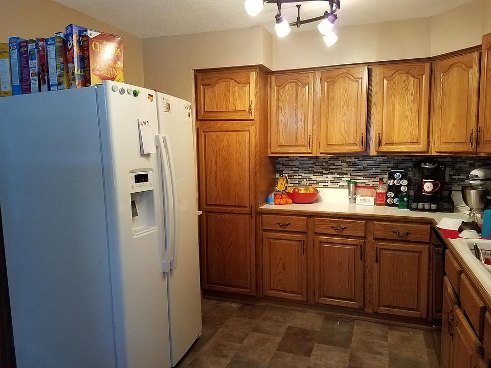 Updated kitchen with new appliances